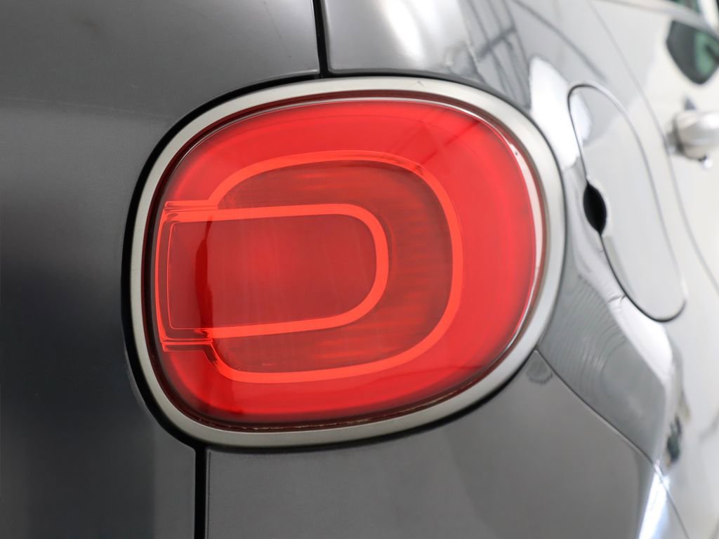 Used 2019 FIAT 500L Trekking FWD image 11