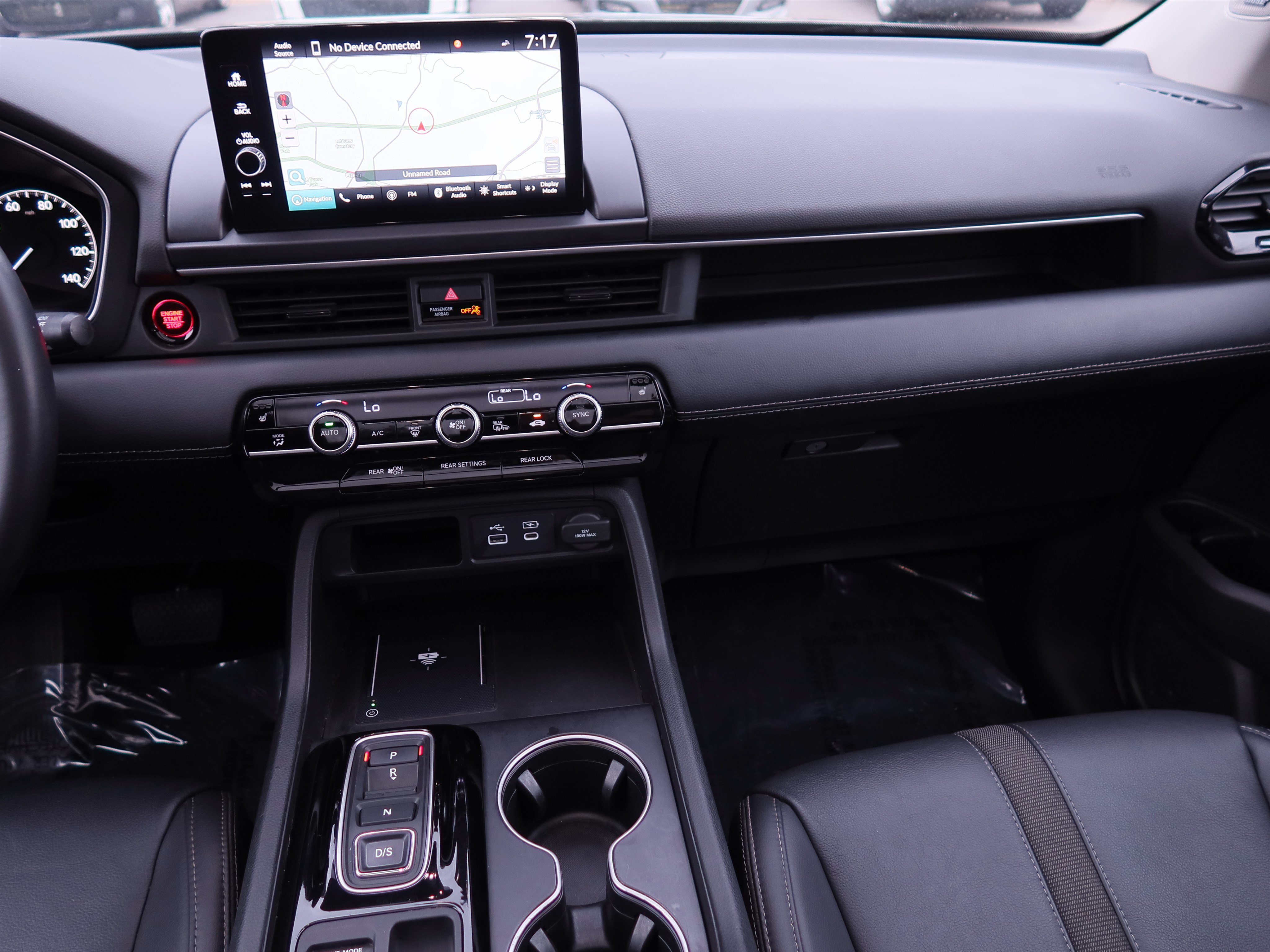 Used 2023 Honda Pilot Touring image 15
