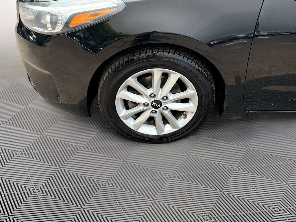 Used 2017 Kia Forte S FWD image 34