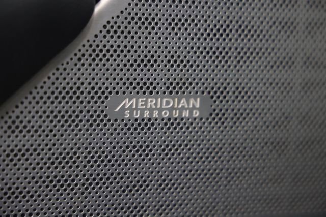 Used 2018 Land Rover Range Rover Velar R-Dynamic SE AWD/4WD image 22