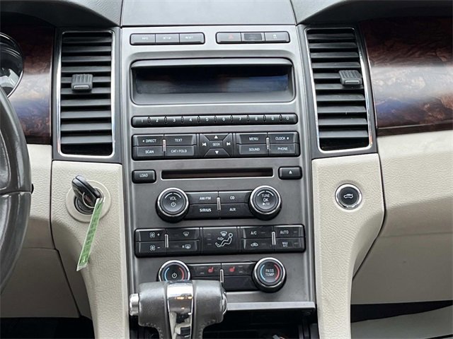 Used 2010 Ford Taurus SEL image 16