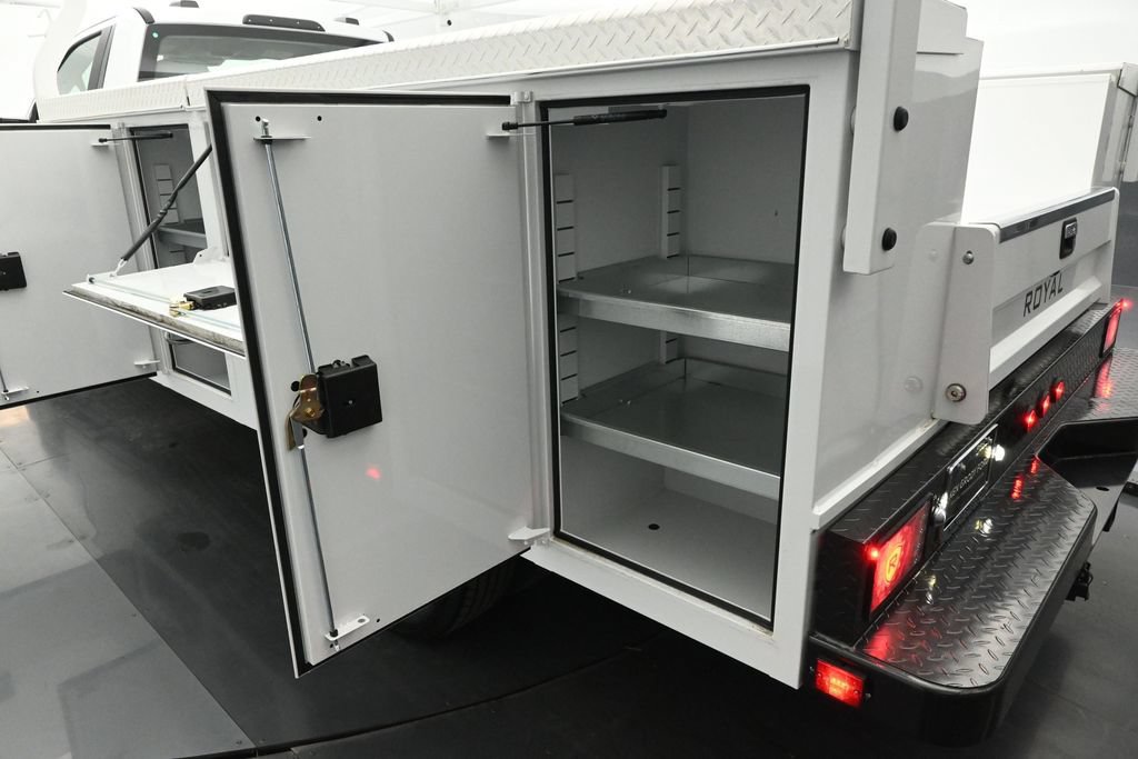 New 2026 Ford F350 XL w/ XL Chrome Package RWD image 19