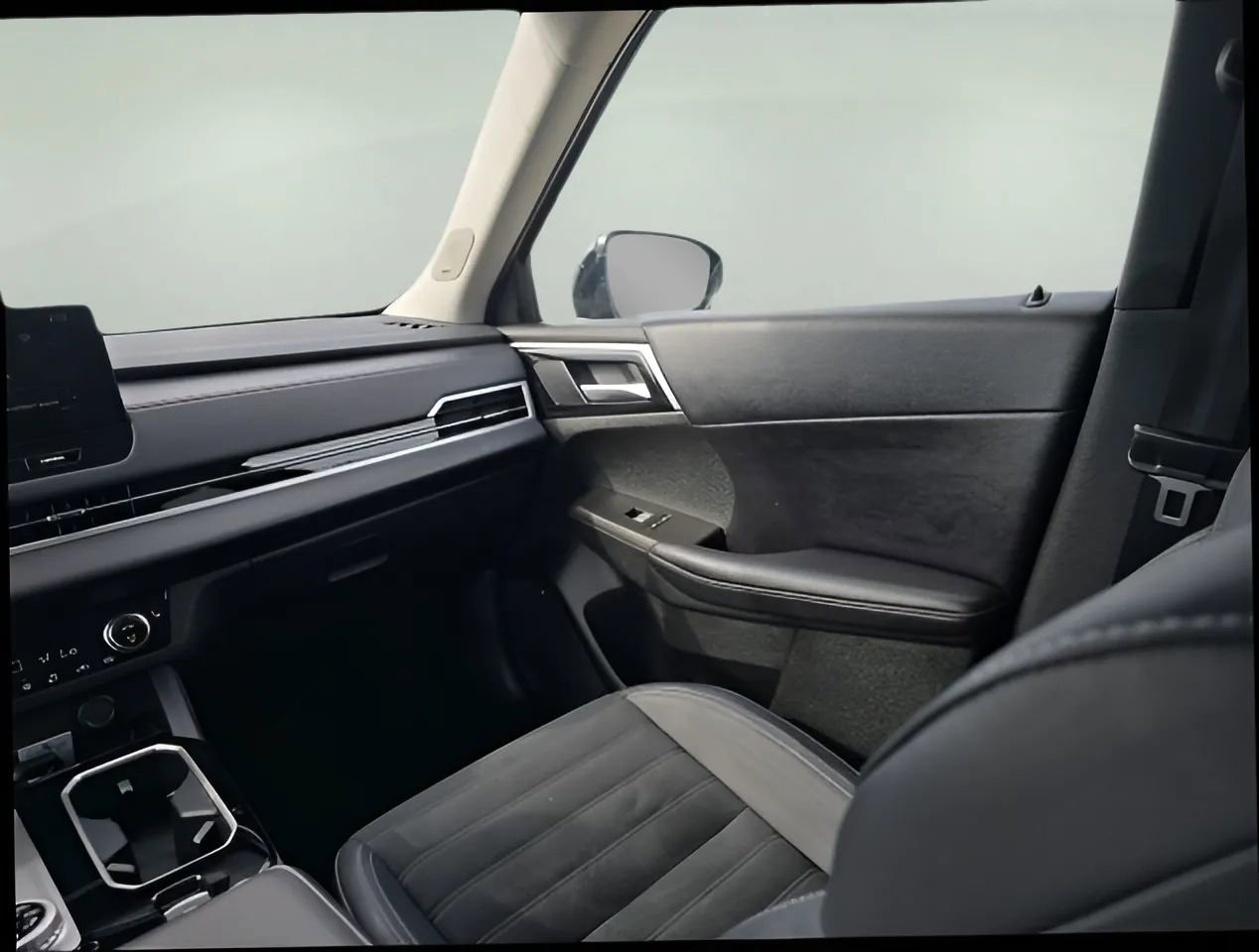 Used 2025 Mitsubishi Outlander SE image 16