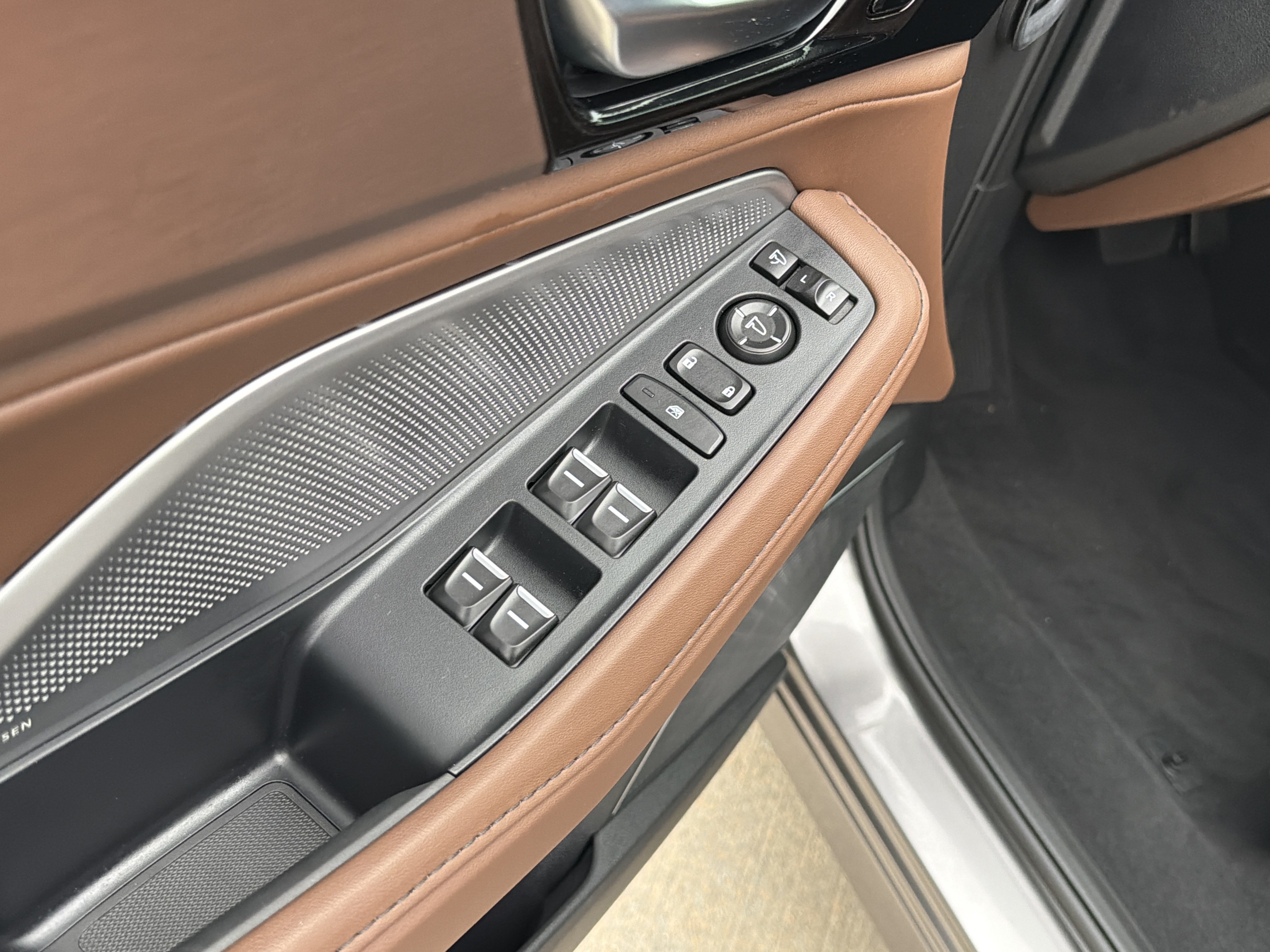 Certified 2026 Acura MDX w/ Technology Package FWD image 20