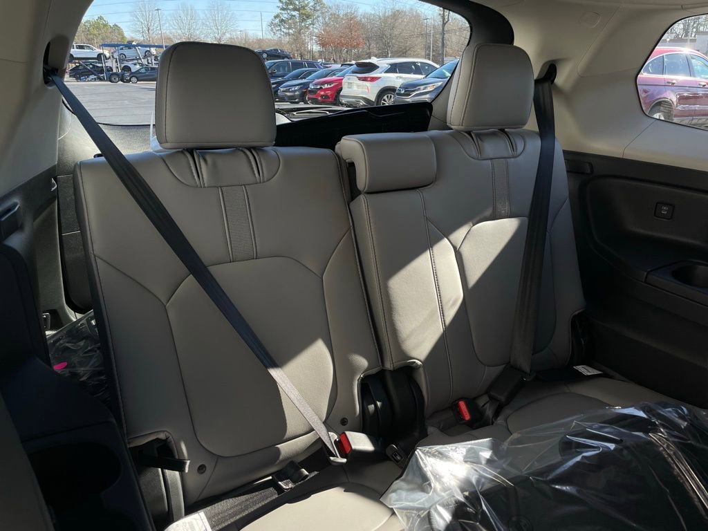 Used 2025 Honda Pilot EX-L image 36