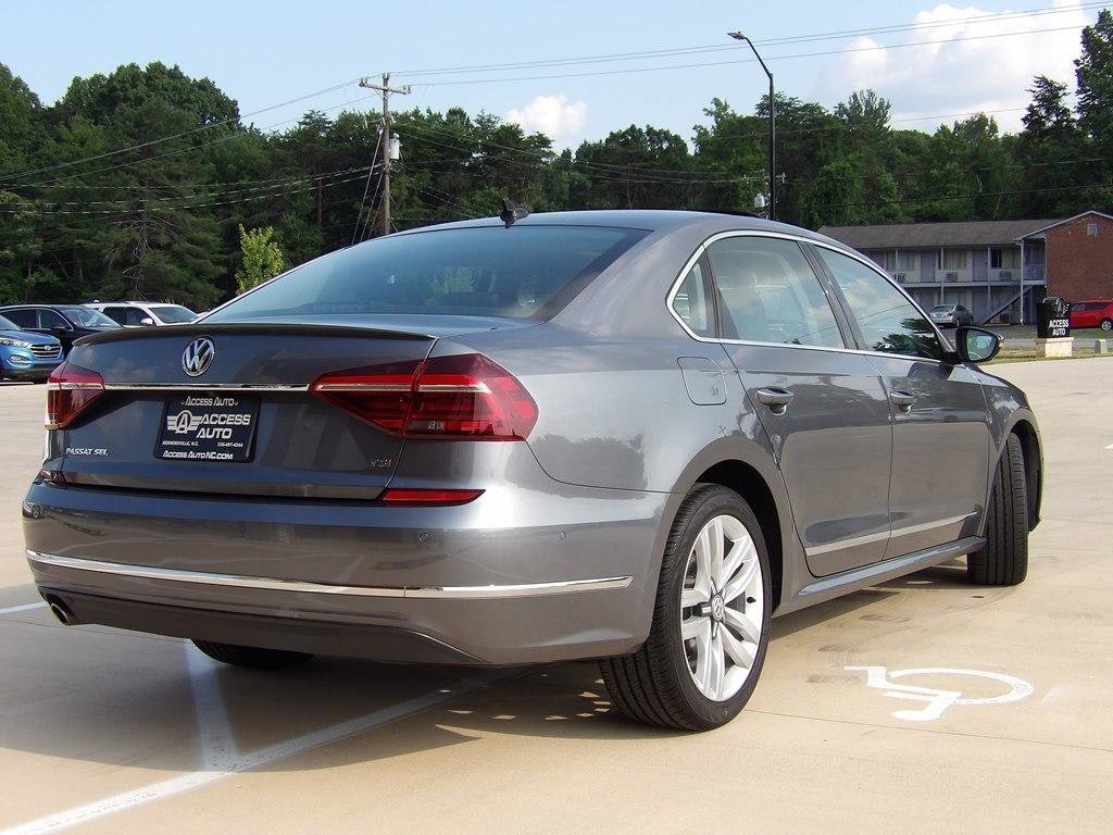 Used 2017 Volkswagen Passat 1.8T SEL Premium FWD image 5