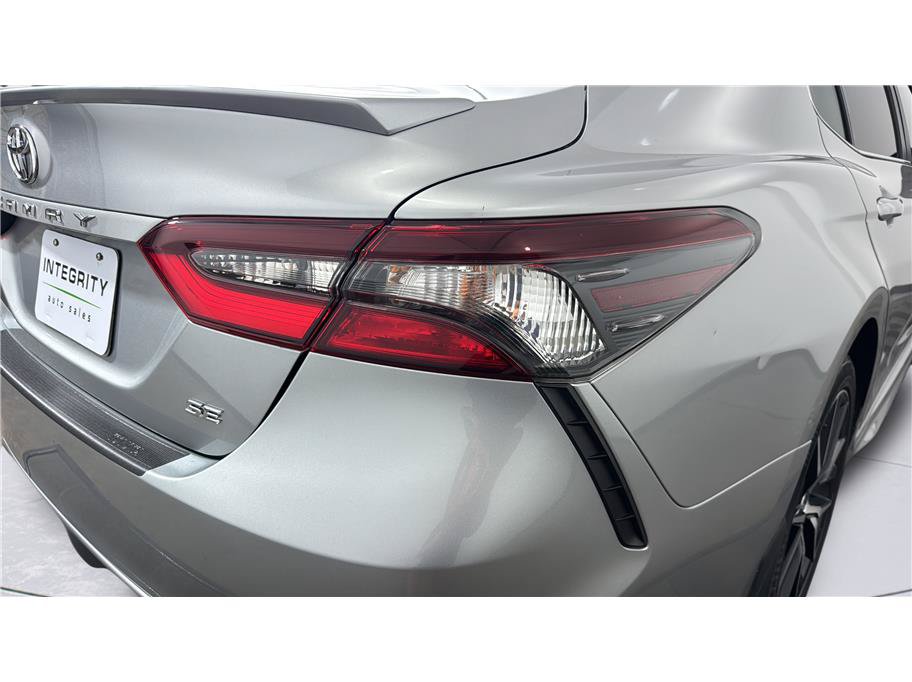 Used 2022 Toyota Camry SE w/ Carpet Mat Package (TMS) FWD image 38