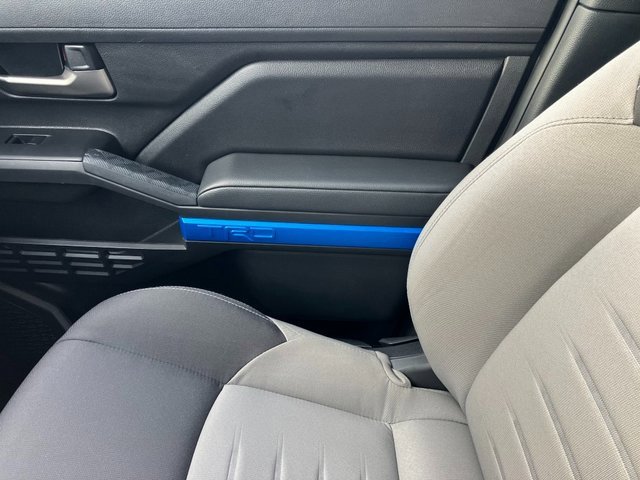 Used 2025 Toyota Tacoma TRD Off-Road image 10