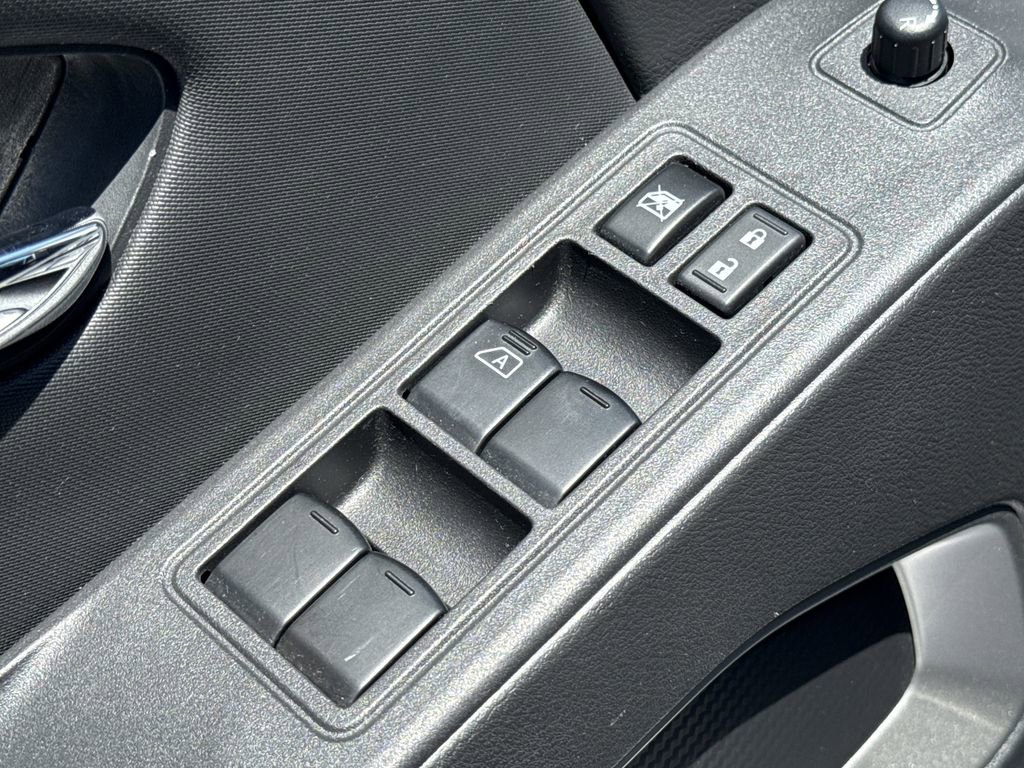 Certified 2022 Nissan Frontier SV RWD image 30