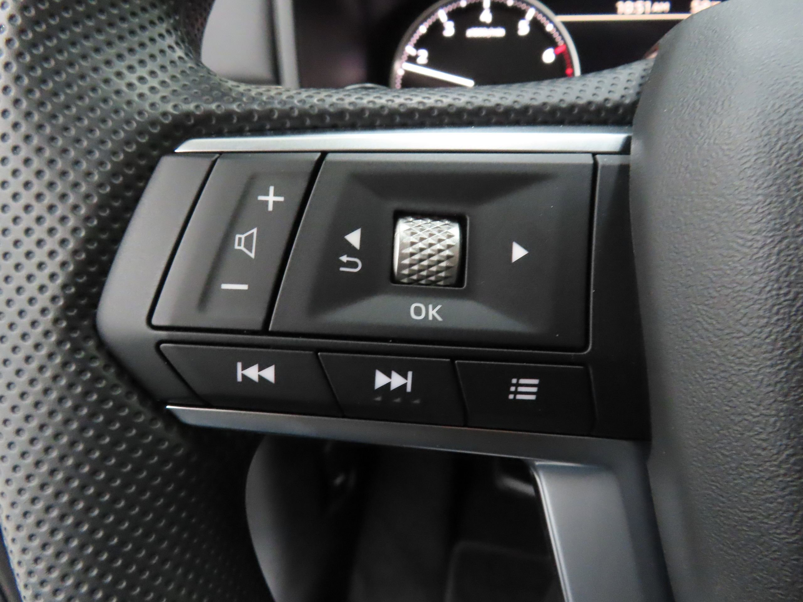 New 2026 Mitsubishi Outlander ES image 12