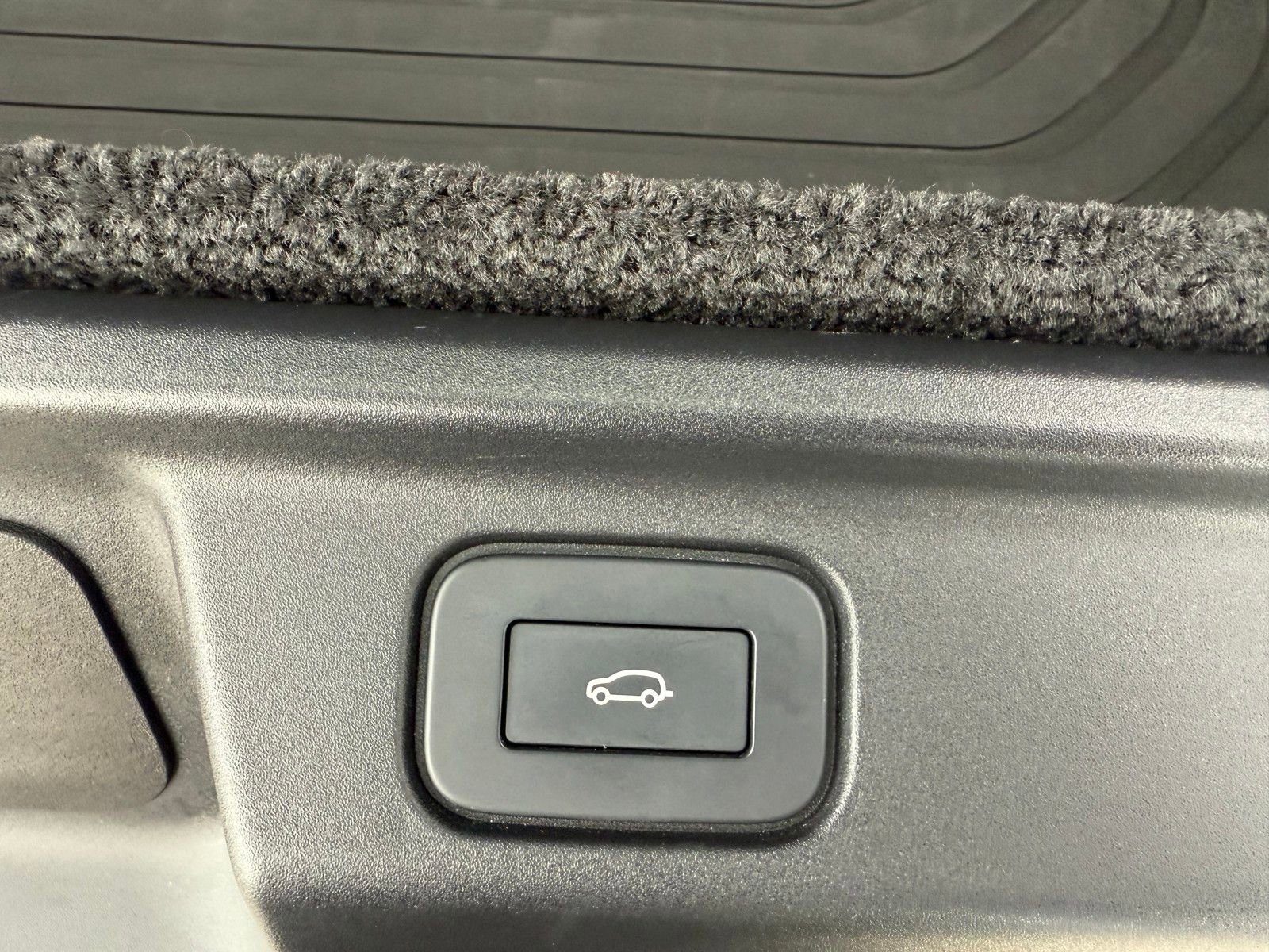 Used 2024 Land Rover Range Rover SE image 28