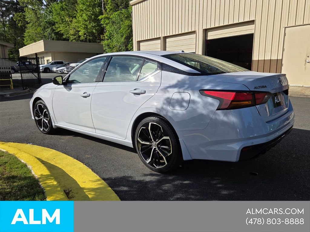 Used 2025 Nissan Altima 2.5 SR image 8