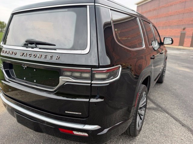 Used 2023 Jeep Grand Wagoneer Series III AWD/4WD image 7
