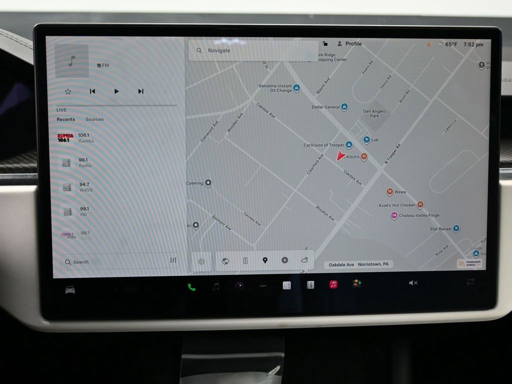 Used 2022 Tesla Model X Plaid image 21