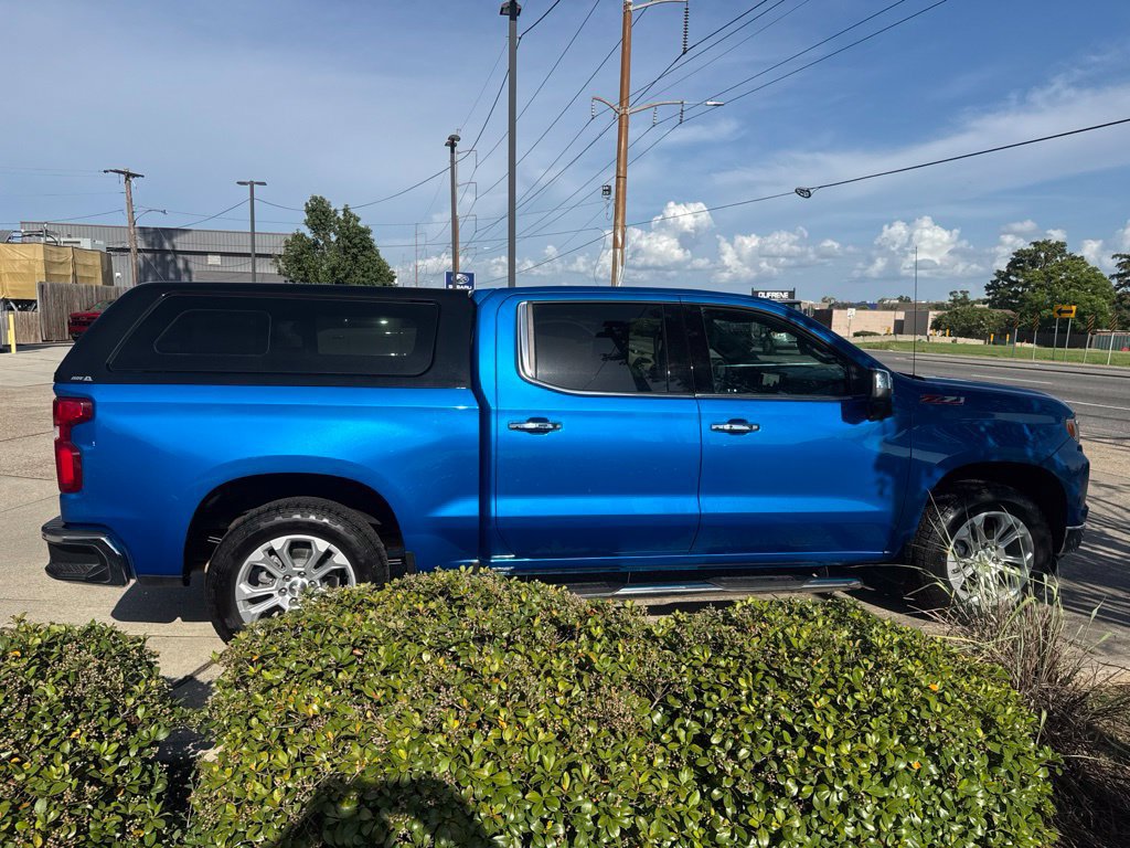 Used 2022 Chevrolet Silverado 1500 LTZ w/ LTZ Convenience Package II AWD/4WD image 8