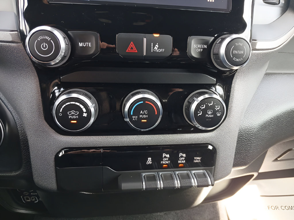 Used 2025 RAM 1500 Tradesman w/ Night Edition AWD/4WD image 18