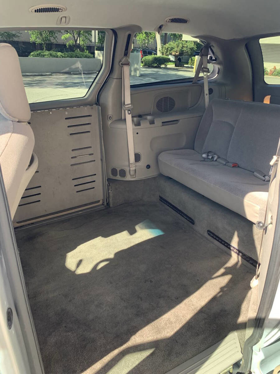Used 2003 Dodge Grand Caravan Sport FWD image 19