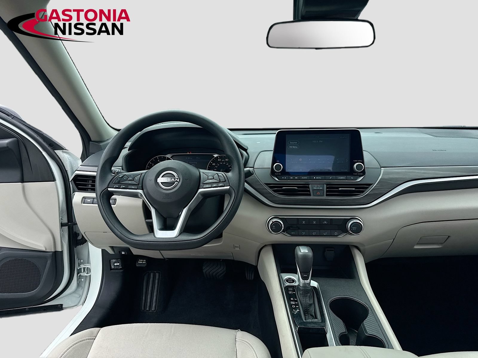 Used 2025 Nissan Altima 2.5 SV FWD image 29