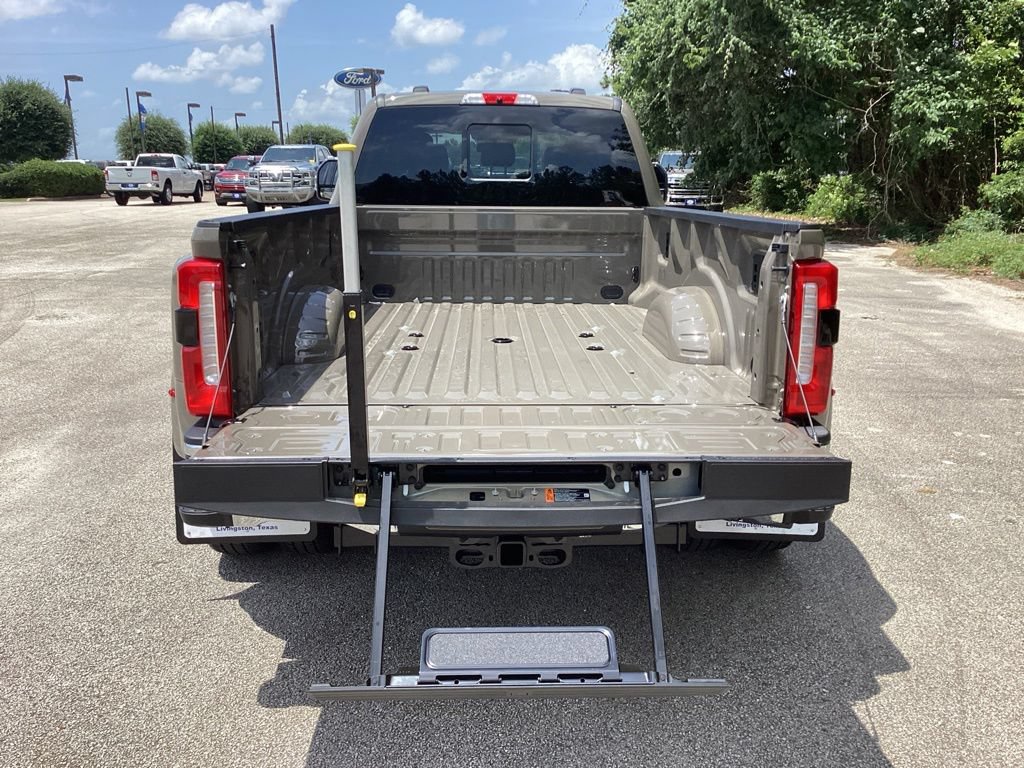 New 2026 Ford F350 King Ranch w/ Chrome Package AWD/4WD image 13