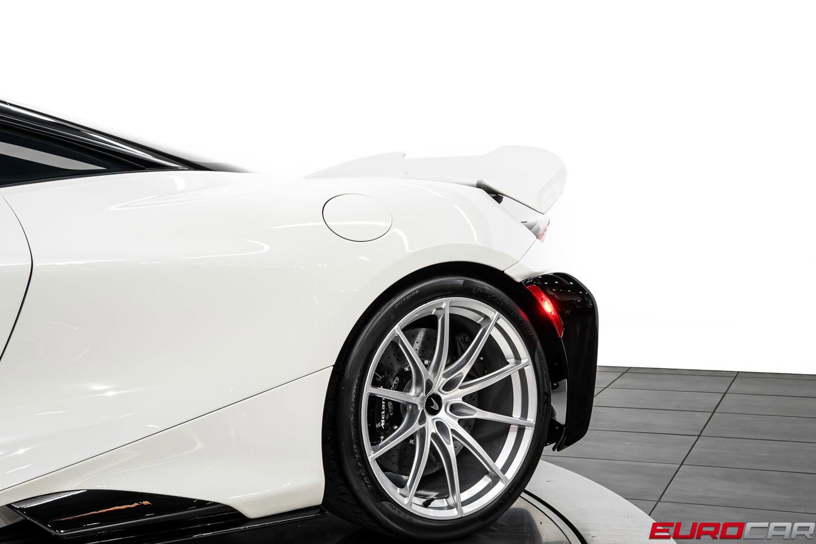 Used 2021 McLaren 765LT RWD image 16