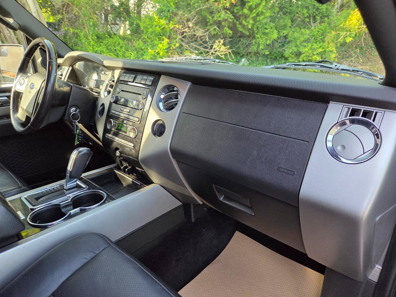 Used 2014 Ford Expedition Limited AWD/4WD image 22