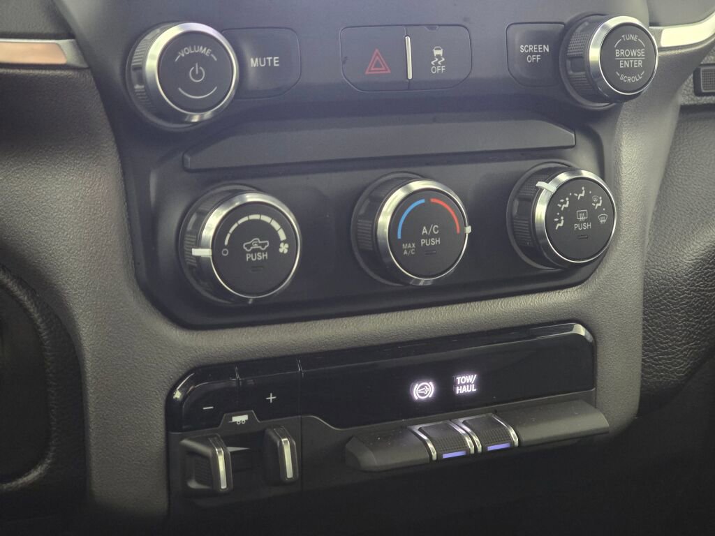 Used 2024 RAM 2500 Big Horn image 36