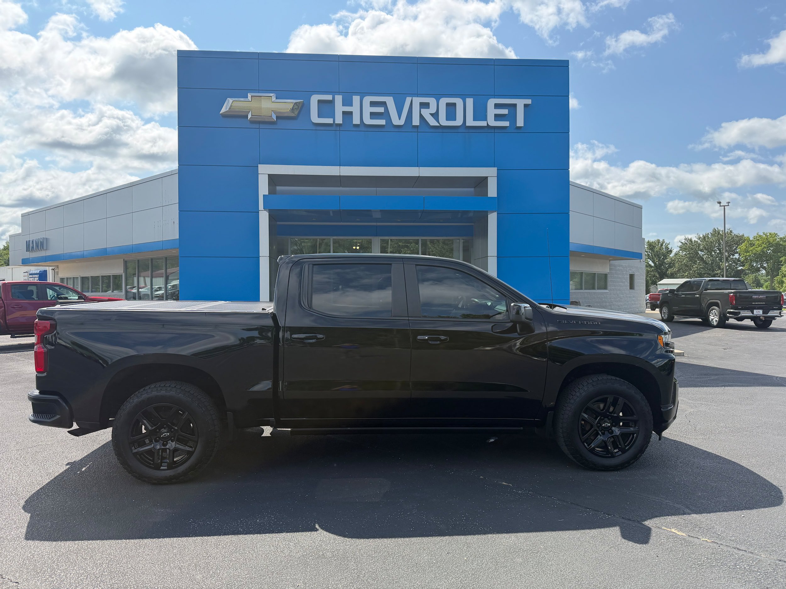 Used 2022 Chevrolet Silverado 1500 RST w/ Bed Protection Package AWD/4WD image 1