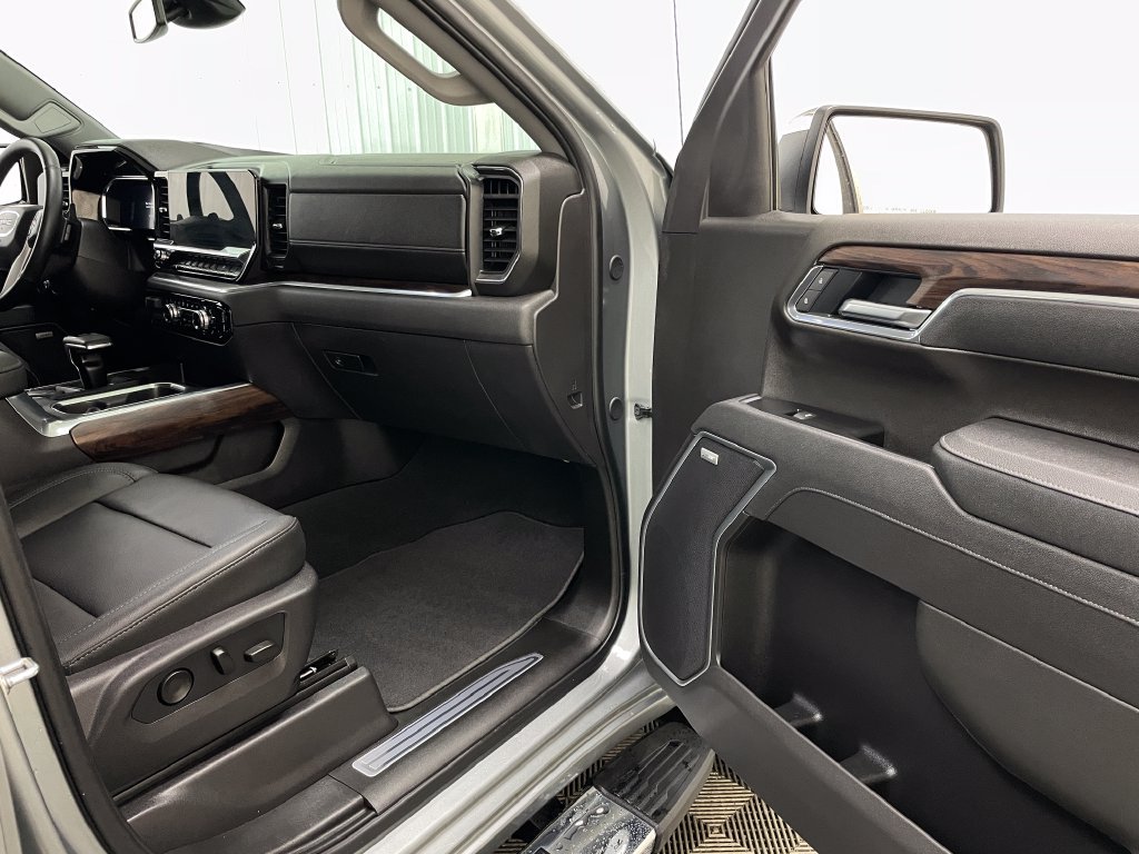 Certified 2026 GMC Sierra 1500 SLT w/ SLT Premium Package AWD/4WD image 36