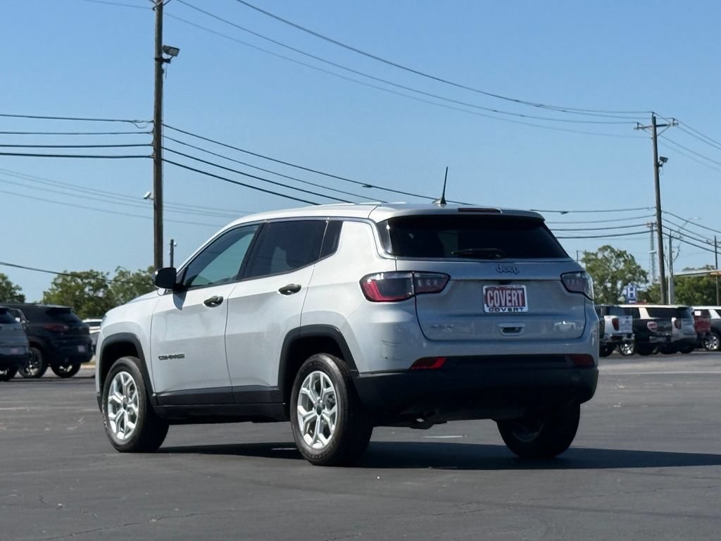 Used 2025 Jeep Compass Sport AWD/4WD image 3