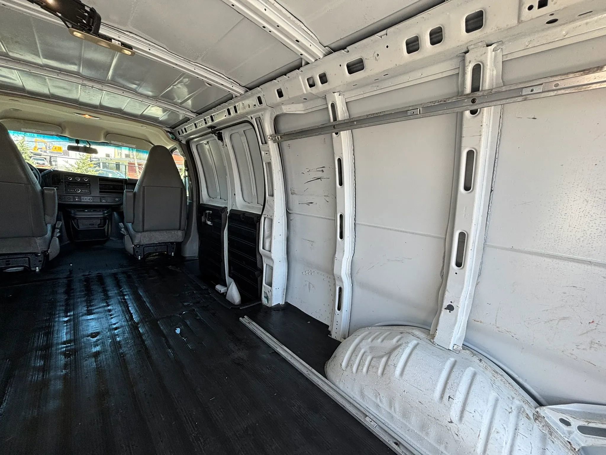 Used 2019 Chevrolet Express 2500 Extended w/ Driver Convenience Package RWD image 22