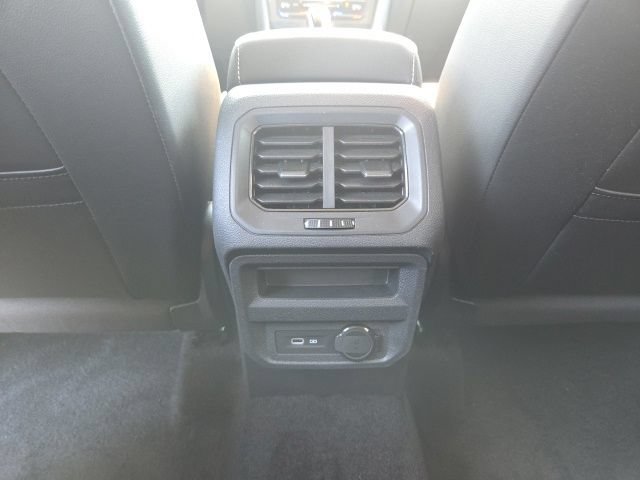 Used 2023 Volkswagen Tiguan SE FWD image 22