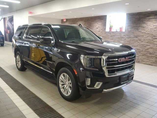 Used 2023 GMC Yukon XL SLT w/ SLT Premium Package image 2