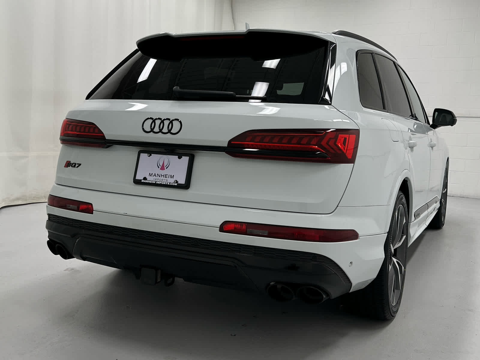 Used 2023 Audi SQ7 Prestige AWD/4WD image 6