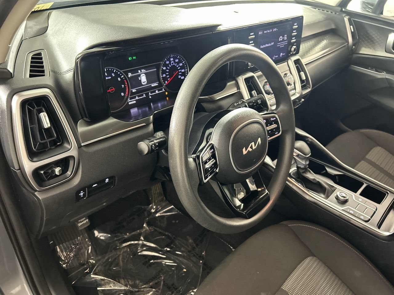 Used 2022 Kia Sorento LX FWD image 12