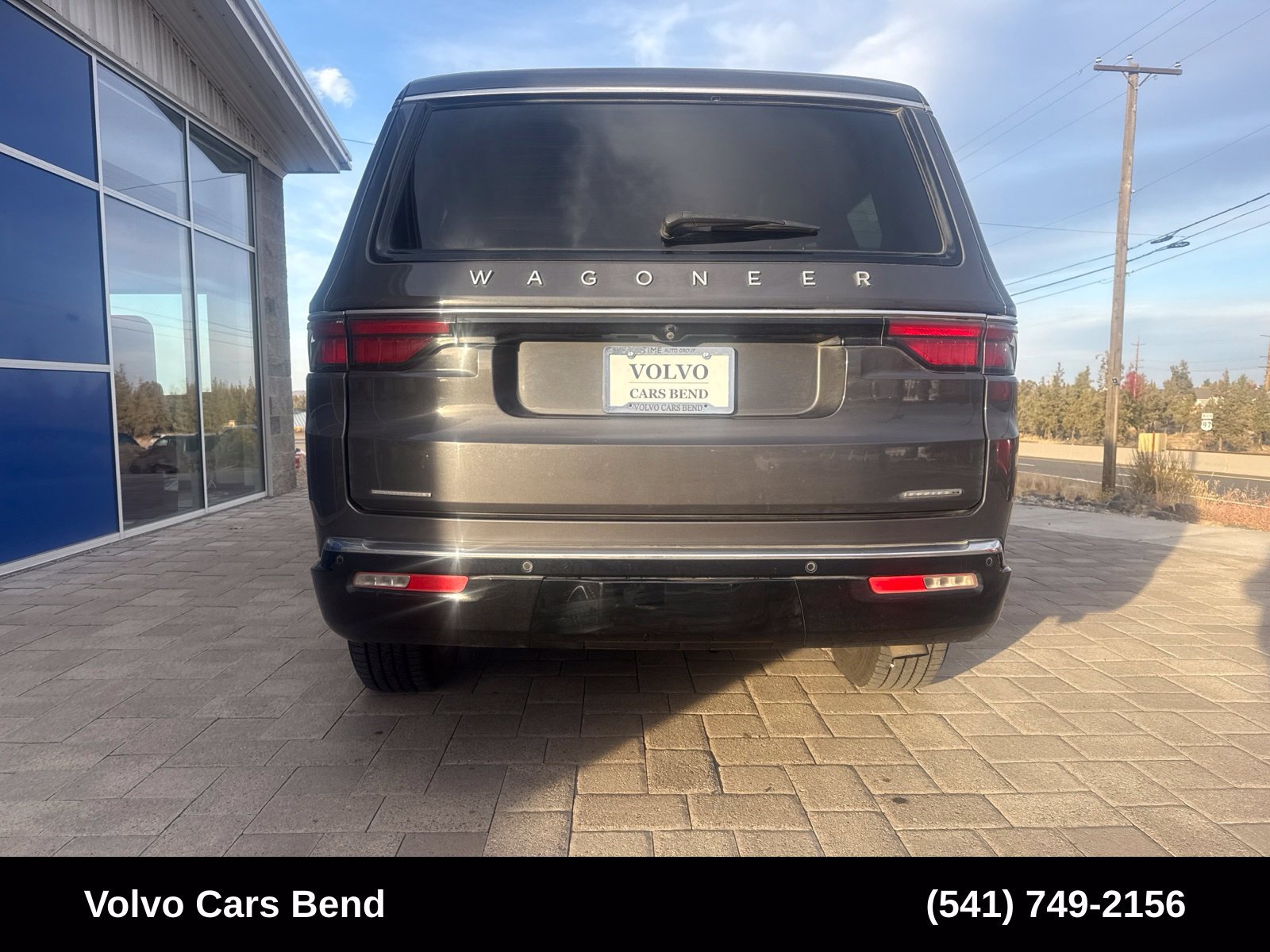 Used 2023 Jeep Wagoneer Series II w/ Convenience Group I AWD/4WD image 6
