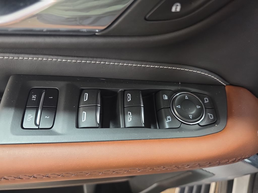 Used 2023 GMC Yukon XL Denali Ultimate AWD/4WD image 27