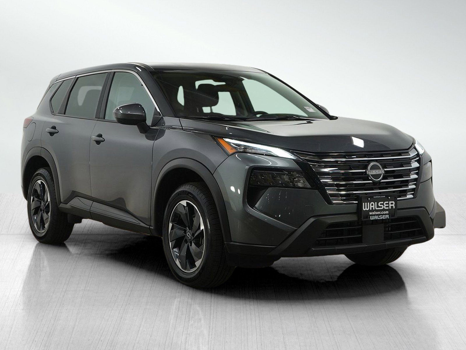 Used 2025 Nissan Rogue SV image 7
