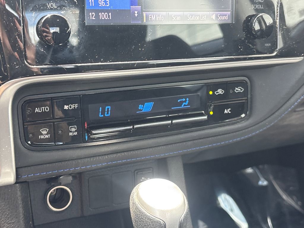 Used 2018 Toyota Corolla SE FWD image 12