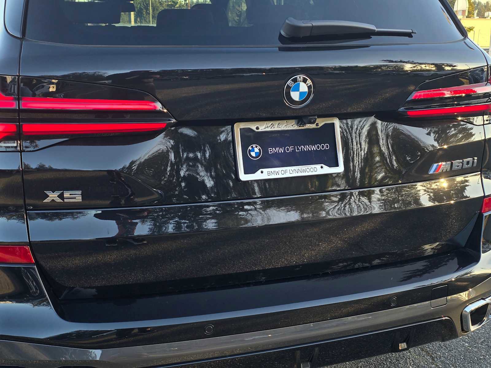 Used 2025 BMW X5 M60i w/ Climate Comfort Package image 15