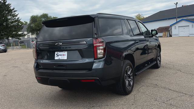 Used 2021 Chevrolet Suburban Z71 w/ Z71 Signature Package AWD/4WD image 8