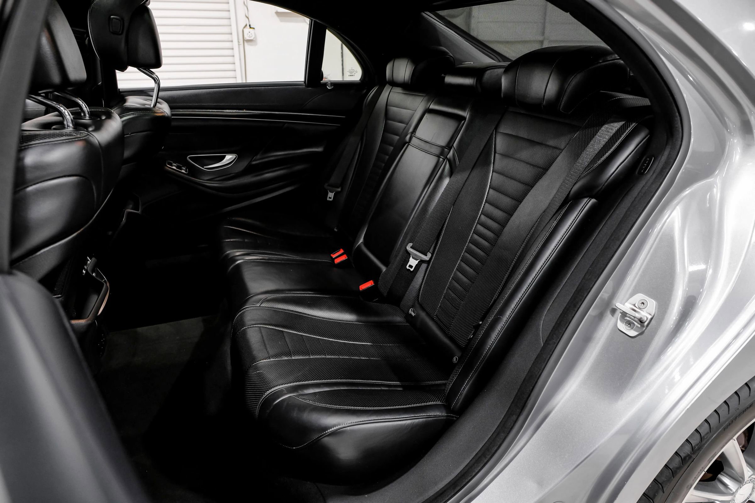 Used 2015 Mercedes-Benz S 550 Sedan w/ Sport Package w/ Sport Package image 21