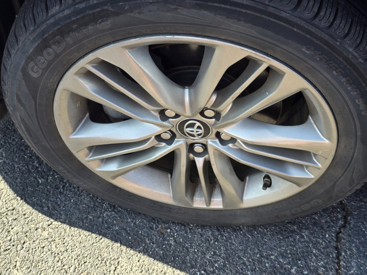 Used 2016 Toyota Camry SE image 11