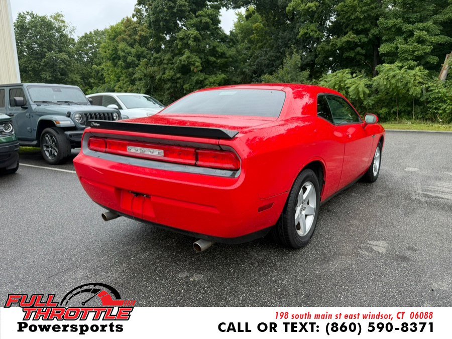 Used 2010 Dodge Challenger SE RWD image 11