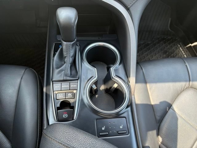 Used 2019 Toyota Camry XLE FWD image 31