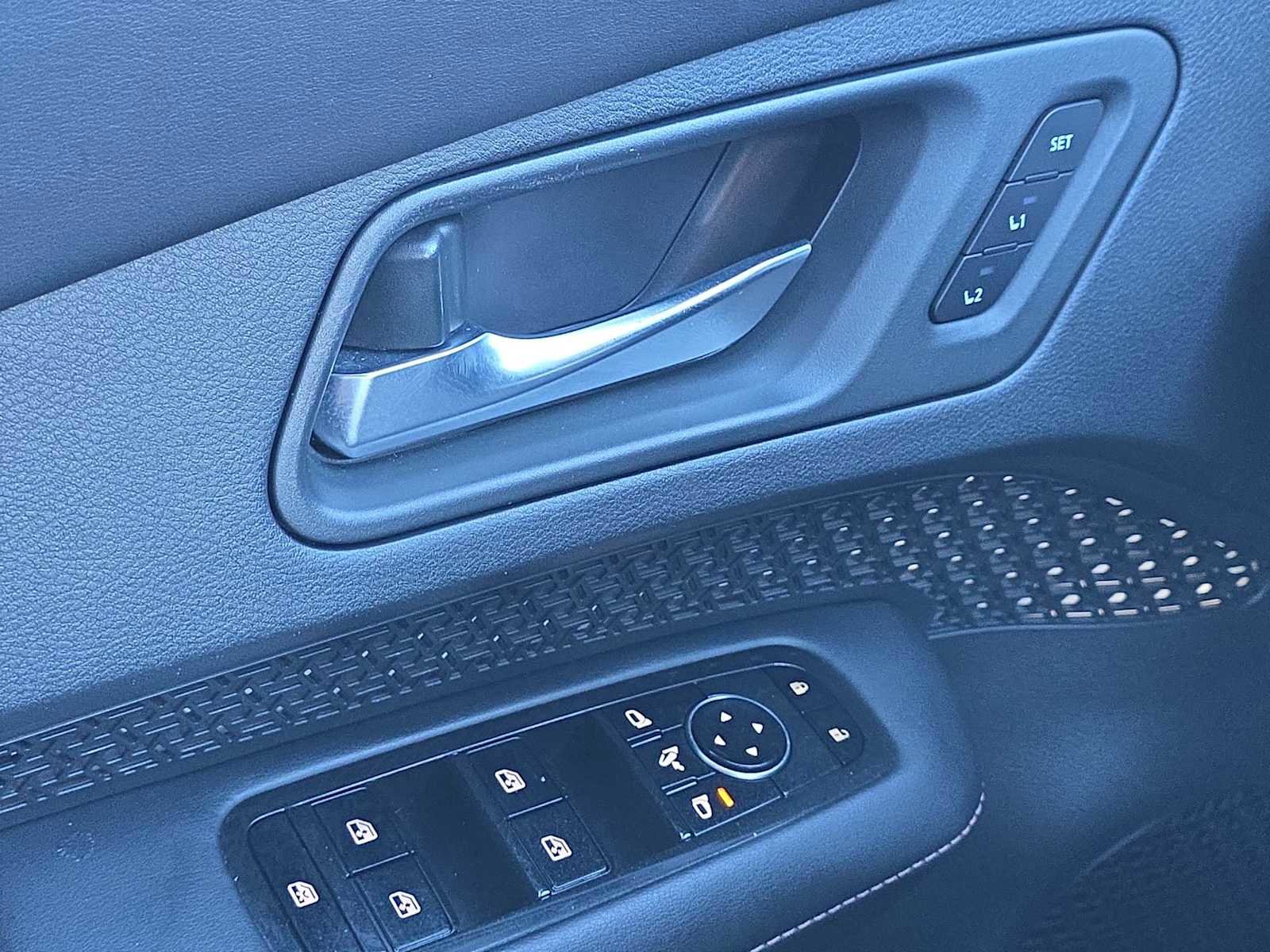 Used 2023 Nissan Ariya EMPOWER+ image 29