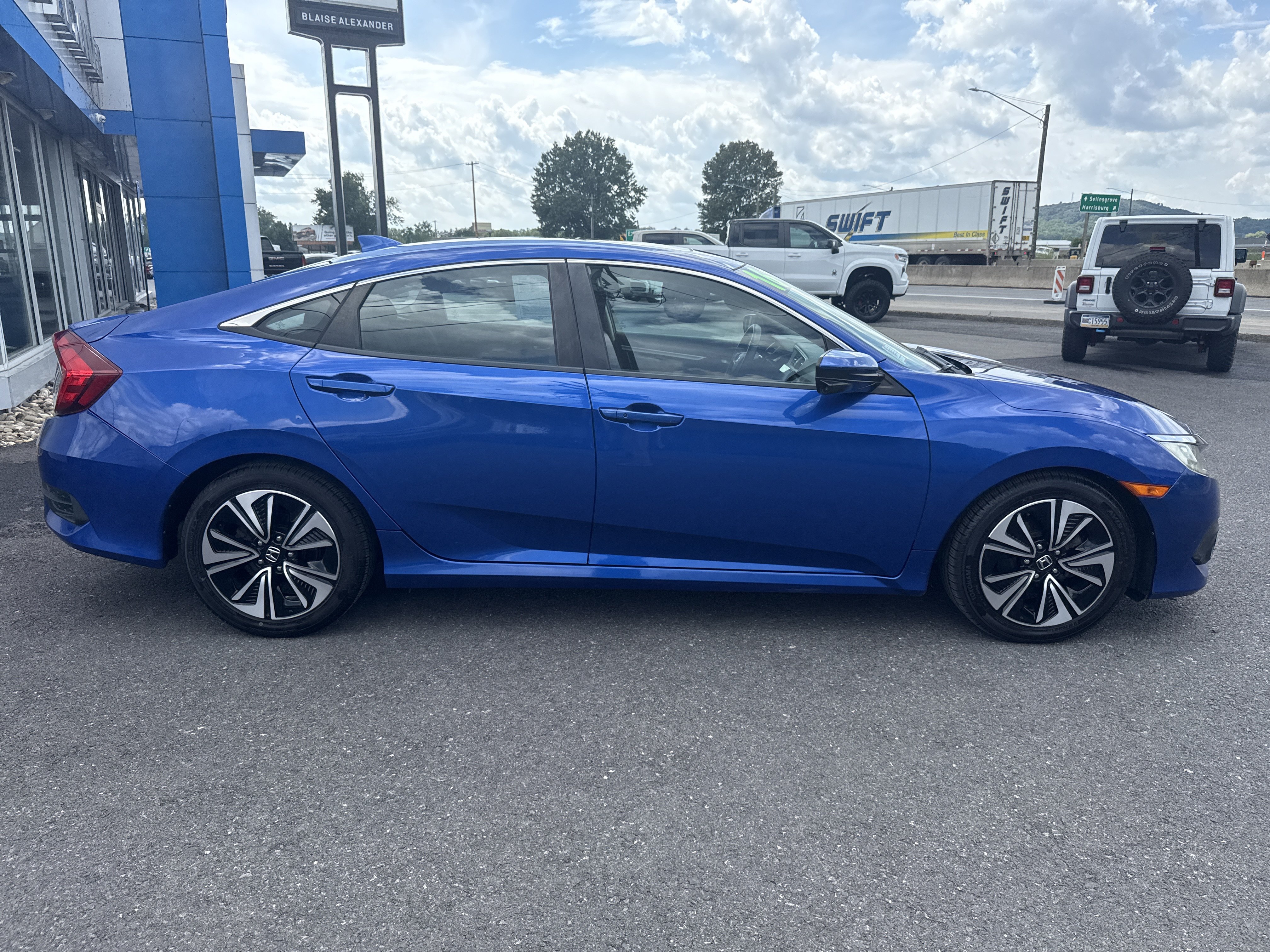 Used 2016 Honda Civic EX-T image 2