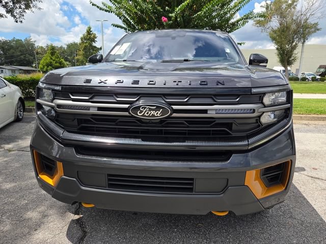 Used 2025 Ford Expedition Tremor AWD/4WD image 2