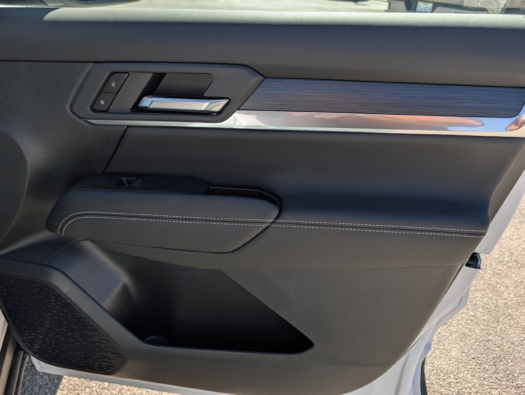 New 2027 GMC Terrain Elevation w/ Elevation Premium Package FWD image 34