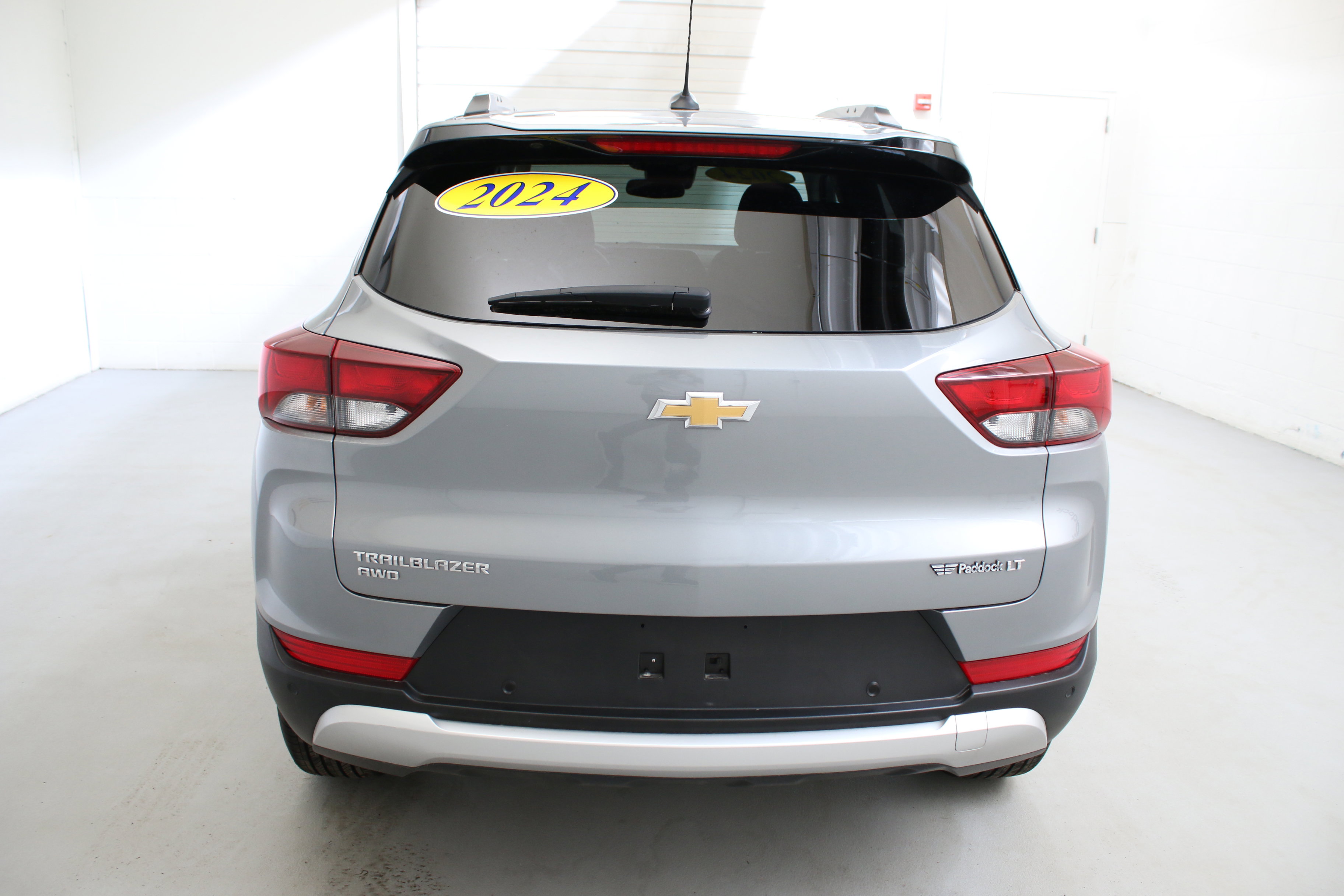 Used 2024 Chevrolet TrailBlazer LT w/ Convenience Package AWD/4WD image 8
