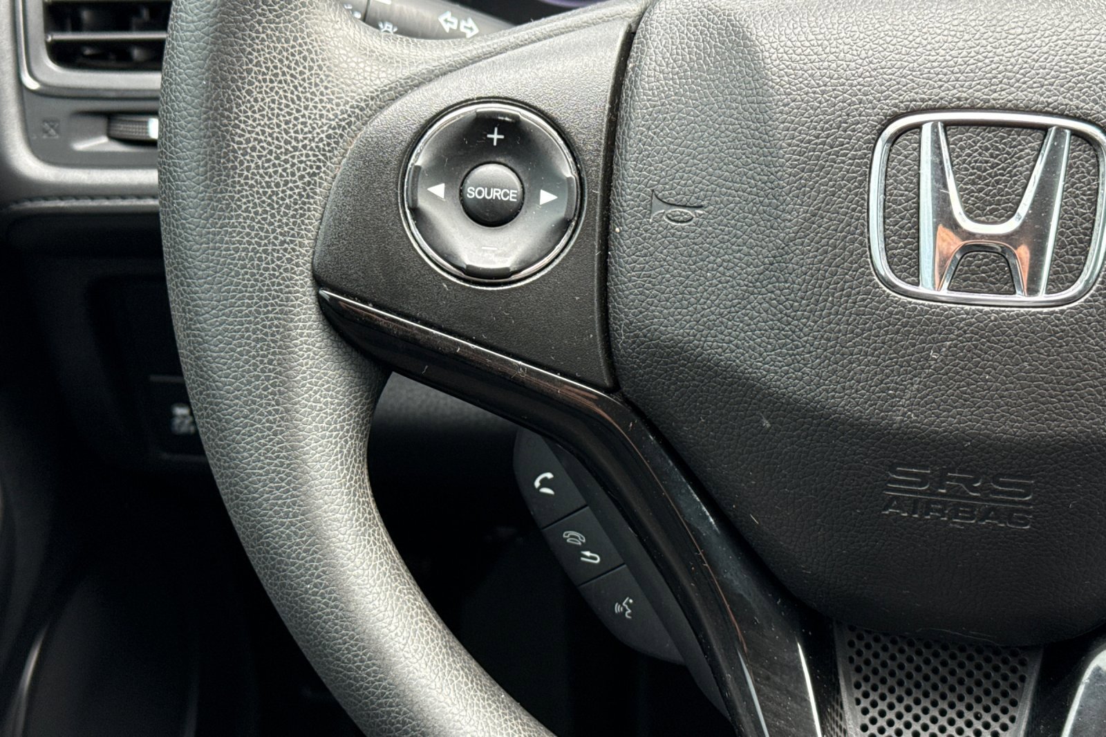Used 2018 Honda HR-V LX image 28